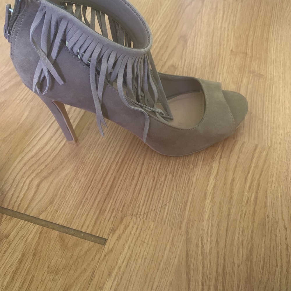 sandals - Picture 4 of 4